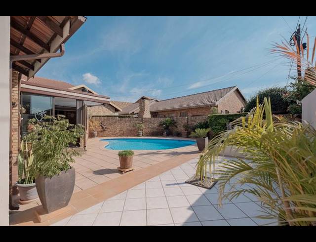4 BEDROOM HOUSE FOR SALE IN WIERDAGLEN ESTATE